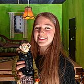 Lilith Jörg mit ihrem Protagonisten &bdquo;Leonhard&ldquo;.