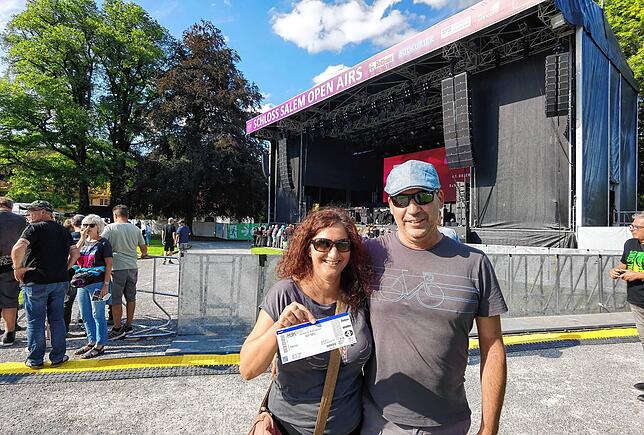 Tanja und Michael aus Hilzingen freuen sich über die gewonnenen Deep-Purple-Tickets. Er steht auf AC/DC, sie eher auf Tom Odell.