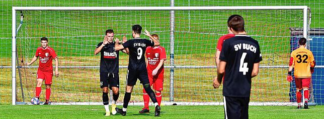 Bild 17: FC Schlüchttal unterliegt zu Hause auch dem SV Buch &ndash; und wir haben Bilder!