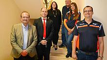 Peter Hofmeister ehrte Frank Mattes, Janine Wörner-Lechner, Karl Friedrich Mattes, Jennifer Kraft und Gerald Lechner (von links) für ...
