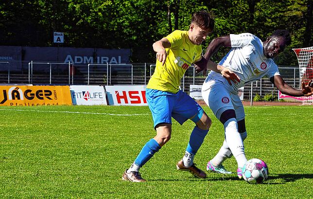 Bild 37: Verbandsligaderby zwischen SC Pfullendorf und FC Singen gewinnt der SCP mit 3:1