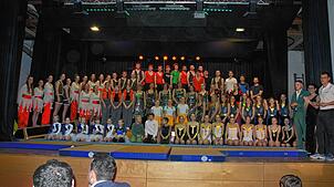 150 Turnerinnen und Turner bescheren den zahlreichen Besuchern einen vergnüglichen und unterhaltsamen Abend. Bilder: Eva Baumgartner