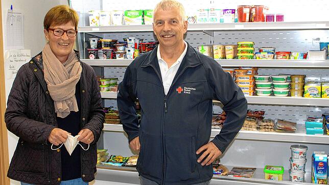 Ortrud Hausmanns und Andreas Kees haben derzeit alle Hände voll zu tun, damit die Tafel bei verstärkter Nutzung und geringerem ...