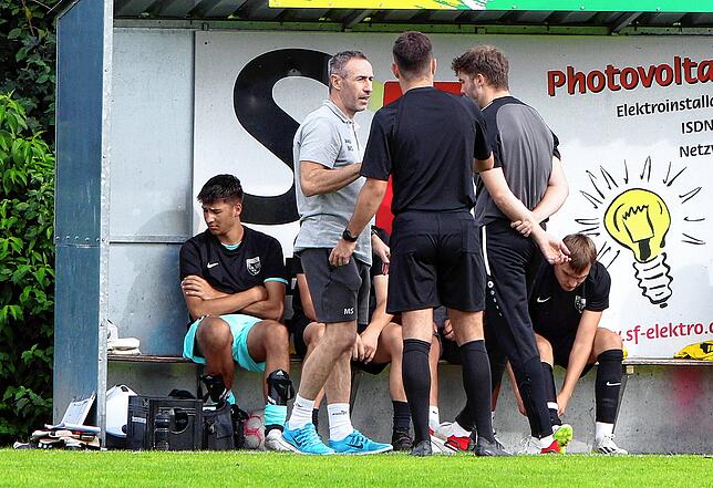 Bild 11: TSV Aach-Linz besiegt im Spitzenspiel den FC Öhningen-Gaienhofen mit 2:1. Die besten Bilder!