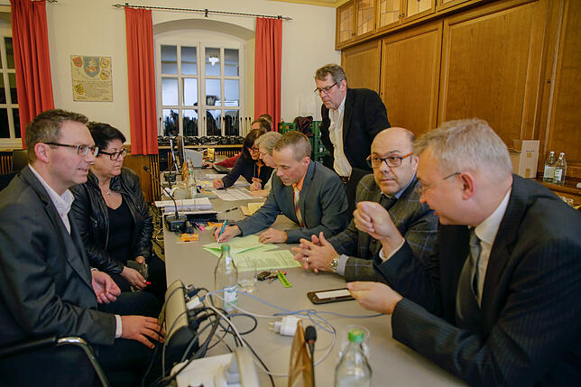 Bild 6: Bilder von der Hilzinger Bürgermeisterwahl in der Hegauhalle