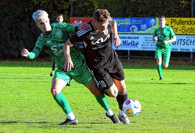 Bild 7: Spannendes, torreiches Duell zwischen TSV Aach-Linz und SV Mühlhausen. Wir haben die besten Bilder!