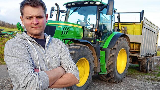 Der Hilzinger Landwirt Lukas Bucher hat die Schnauze voll: Er will sich beim Protesttag der Landwirte im Hegau beteiligen.