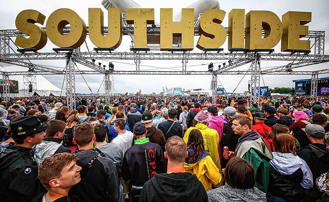 Aus heutiger Sicht unvorstellbar dichtes Gedränge beim Southside-Festival 2019: Wird das Vorzeigen des Impfpasses bald Pflicht?