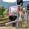 Am Bahnübergang in der Waldshuter Straße in Bad Säckingen müssen Autofahrer und Fahrradfahrer oft lange warten, obwohl der Zug noch im ...