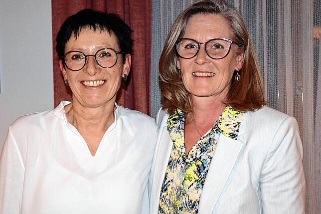 Eine beeindruckende Energieleistung lieferte die bisherige Vorsitzende Monika Kohler (links) seit der Gründung des Vereines Hilfe von ...