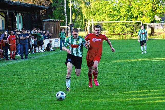 Bild 7: Erinnerungen ans letzte Rheinfelder Derby auf der Richterwiese am 6. Mai 2009