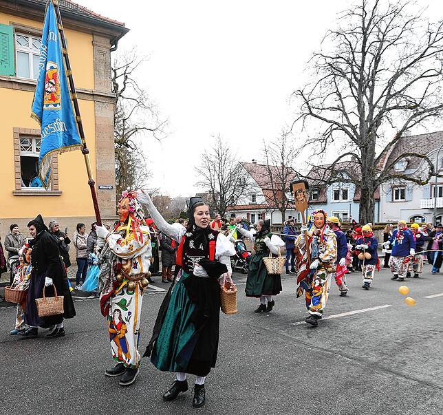 Bild 23: Hunderte Nachwuchsnarren starten beim Donaueschinger Kinderumzug