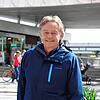 Siegfried Lehmann, Fraktionsvorsitzender der FGL, steht vor dem Bahnhof Radolfzell. Dass die Seetorquerung, die immer teurer geworden ...