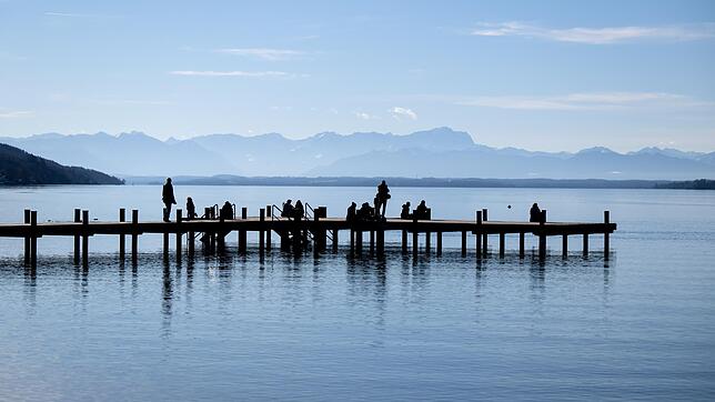 Der Starnberger See gehört zu den größten Seen in Deutschland.