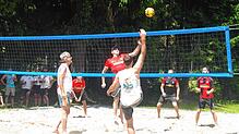 Insgesamt neun Mannschaften maßen sich beim diesjährigen Beachvolleyballturnier des TuS Dachsberg. Foto: Karin Steinebrunner