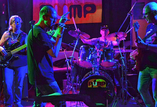 Bild 13: Eindrücke von der Markdorfer Musiknacht: Ein Fest der Musik mit 6 Bands und einem Chor