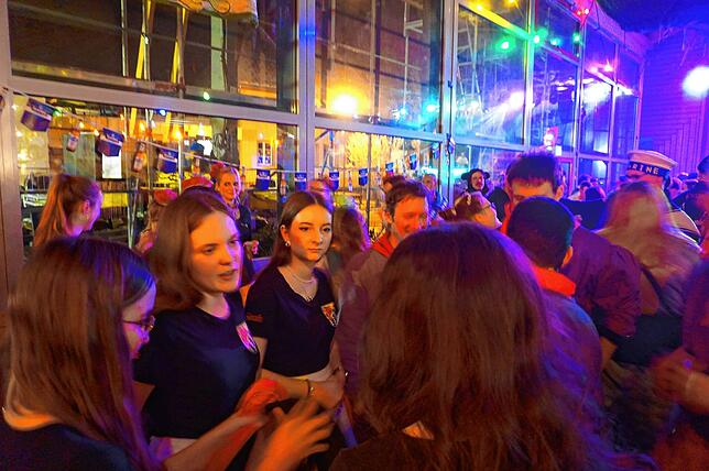 Bild 6: Hexenball Unadingen: Großes Spektakel mit Hexen, Geistern und anderen Narren