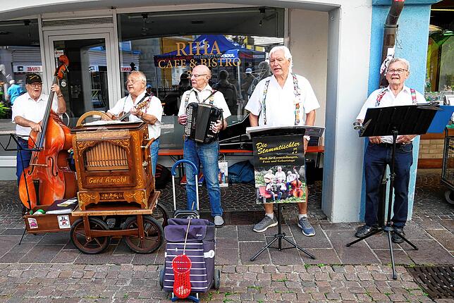 Bild 35: Lebendige Stadt in der Fußgängerzone