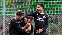 Gleich fünfmal durften die Spieler des SC Konstanz-Wollmatingen jubeln. Jusuf Shala (Mitte) traf gleich viermal.