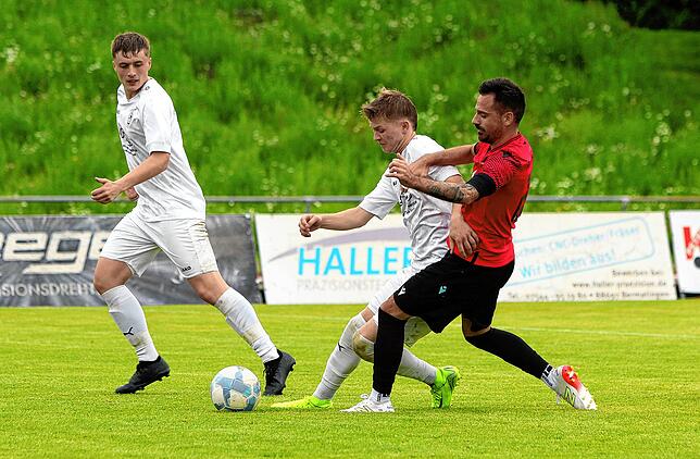 Bild 9: 1:1 im Aufstiegsduell zwischen FC RW Salem II und dem TV Konstanz. Wir waren mit der Kamera dabei!