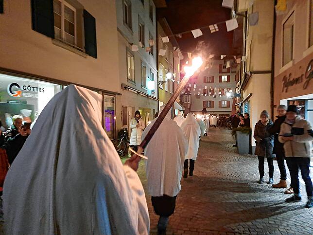 Bild 11: Hüüler-Umzug und Verbrennung &ndash; Das sind die Bilder