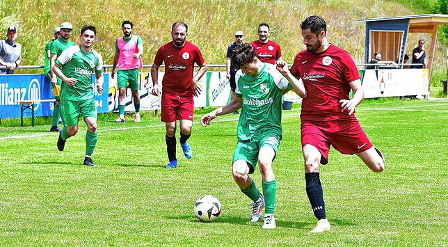 Bild 42: SV Waldhaus II gewinnt Kellerduell gegen DTFV Bad Säckingen mit 2:1 – und wir haben Fotos!