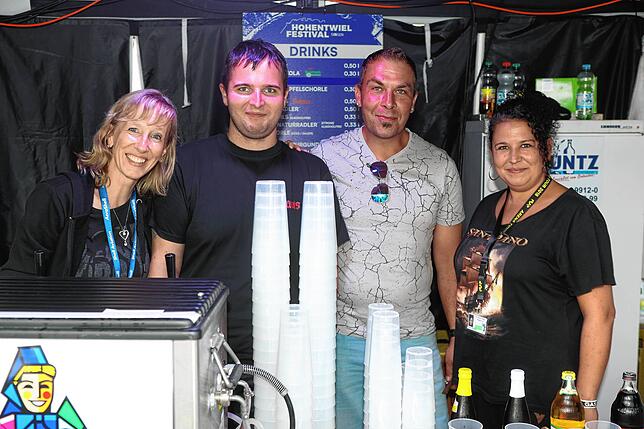 Bild 5: Trotz Regen gute Stimmung auf dem Hohentwielfestival- hier gibt‘s die schönsten Fotos