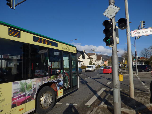 Zu den Hauptverkehrszeiten geht die Grüne Welle in der Bad Säckinger Ortsdurchfahrt zeitweise in die Knie. Das kann zur Belastung für ...