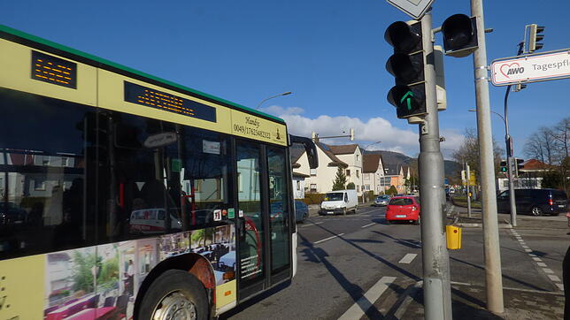 Zu den Hauptverkehrszeiten geht die Grüne Welle in der Bad Säckinger Ortsdurchfahrt zeitweise in die Knie. Das kann zur Belastung für ...