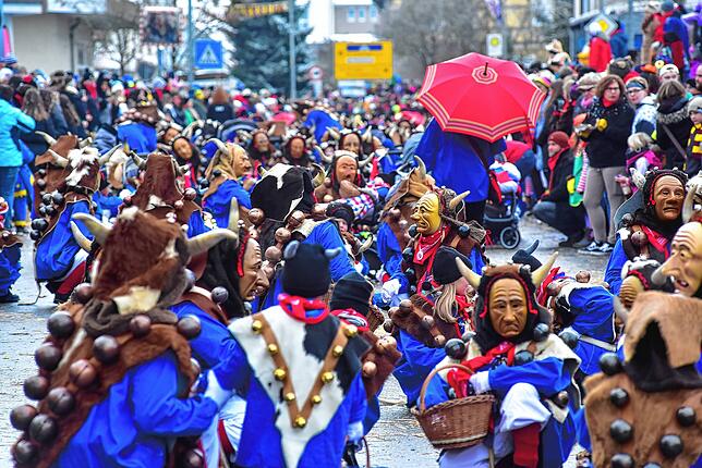 Bild 5: Von wegen Pfui Teufel: 4000 Narren gratulieren den Dauchinger Teufeln zum närrischen Jubiläum