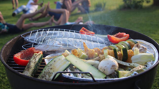 Dorade, Loup de Mer, Gemüse und Co. – es geht auch ohne Fleisch auf dem Grill.