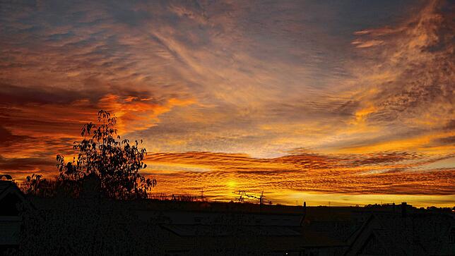&bdquo;Sonnenaufgang &ndash; wie ein Feuer über Villingen-Schwenningen&ldquo; hat Roland Pompl diese Aufnahme betitelt.