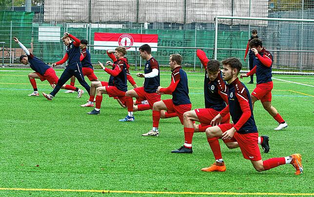 Bild 1: Spannendes Linzgauderby zwischen SC Pfullendorf II und SV Denkingen. Wir haben die besten Bilder!