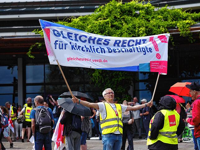 Bild 35: 600 Pflegekräfte demonstrieren vor der Gesundheitsministerkonferenz 1/2