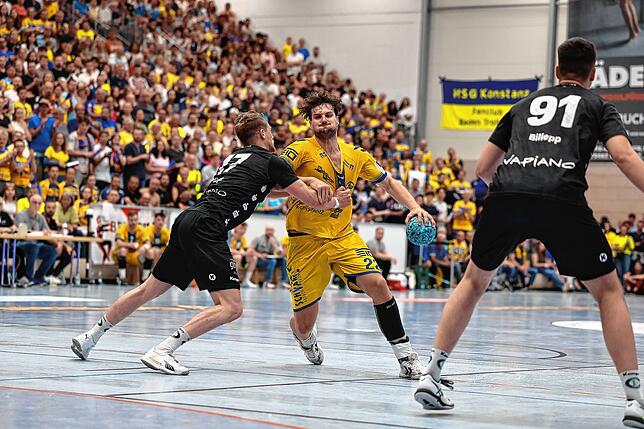 Bild 21: HSG Konstanz feiert den Aufstieg in die 2. Handball-Bundesliga. Bilder vom Spiel gegen Hildesheim