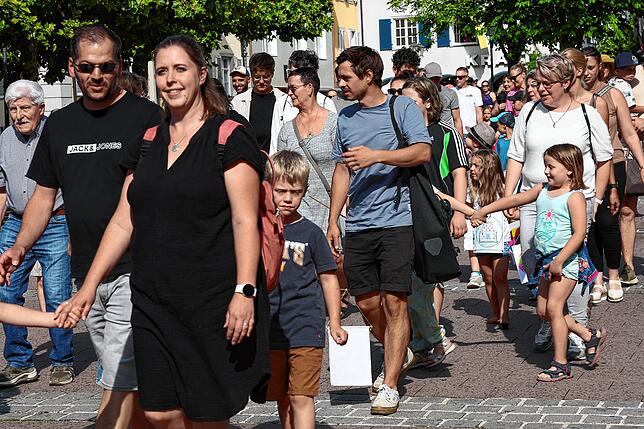Bild 16: Hausherrenprozession der Kindergärten