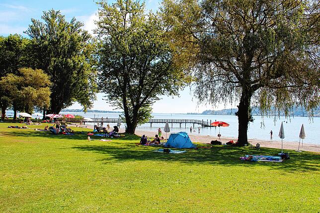 Hier im Strandbad Horn können sich Besucher an einem heißen Sommertag abkühlen.