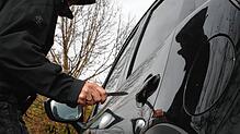 (Symbolbild) In Konstanz sind zwischen Donnerstagabend, 16. Januar, und Sonntagmittag, 19. Januar, zwei geparkte Autos mit einem spitzen ...