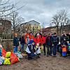 Rund 25 Teilnehmer, darunter auch viele Kinder, haben am Samstag in Tiengen Müll gesammelt.