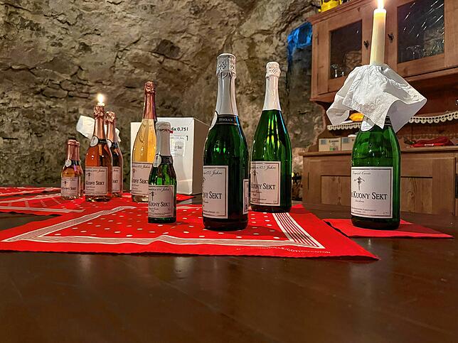 Neues Etikett, neuer Geschmack: So präsentiert sich der neue Hans-Kuony-Sekt.
