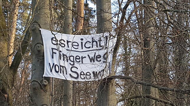 Im letzten Winter zierte dieses Plakat den Wald.