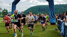 Über 220 Teilnehmer waren beim Schneider-Run in Tennenbronn am Start. Allein beim Hauptlauf waren es 162. Foto: Carina Schmid