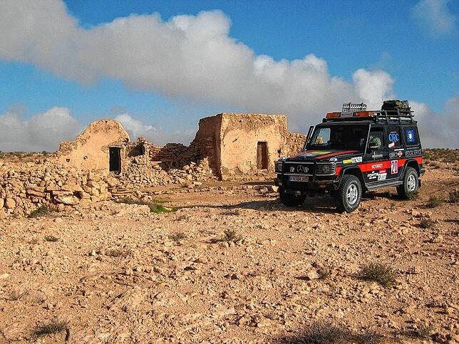 Mit dem Notarztfahrzeug von Markdorf in die Sahara.