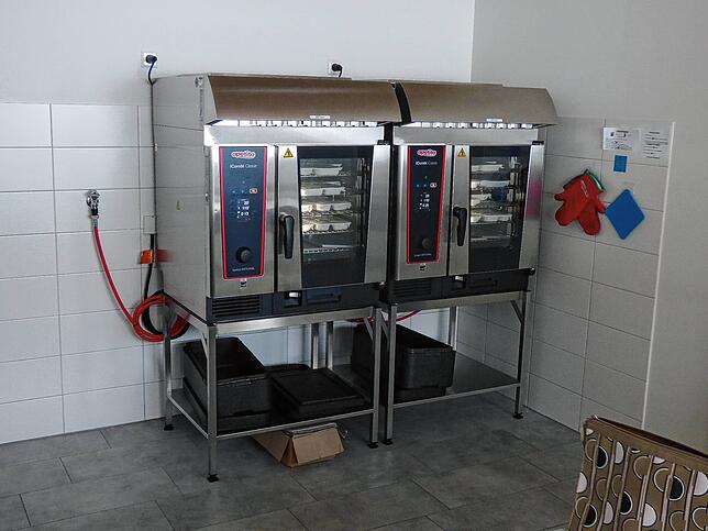 Für bis zu 40 Personen täglich wird in diesen Kombidämpfern das Essen auf Rädern der Sozialstation St. Martin auf dem Hotzenwald ...