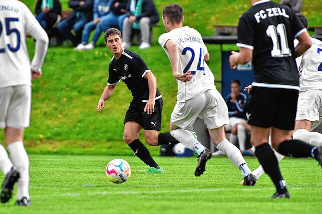 Bild 32: FC Erzingen gewinnt gegen den FC Zell mit 5:2 &ndash; und wir haben Bilder!