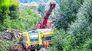 Bergungsarbeiten in Riedlingen dauern laut einem Sprecher der Deutschen Bahn (DB) zunächst weiter an.