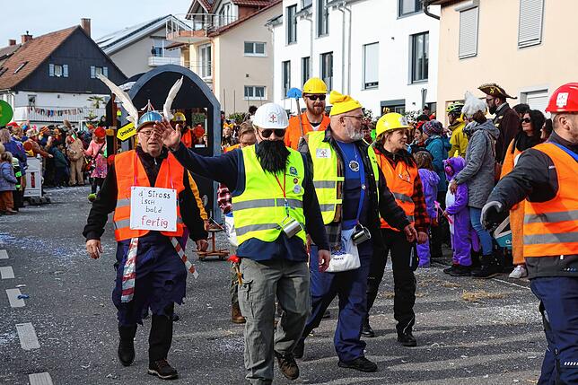 Bild 15: So bunt war der große Umzug beim Seenarrentreffen in Allensbach 2024 &ndash; Teil 1