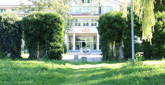 Die Kaserne in Radolfzell ist mittlerweile das Radolfzeller Innovationszentrum RIZ. Schafe blöken auch nicht mehr vor dem Eingang, die ...