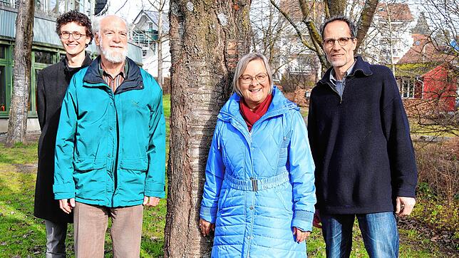 Sie wollen, dass Überlingen bis 2035 klimaneutral wird: Leon Beck, Tim Günther, Irene Alpes und Klaus Woerner (von links).