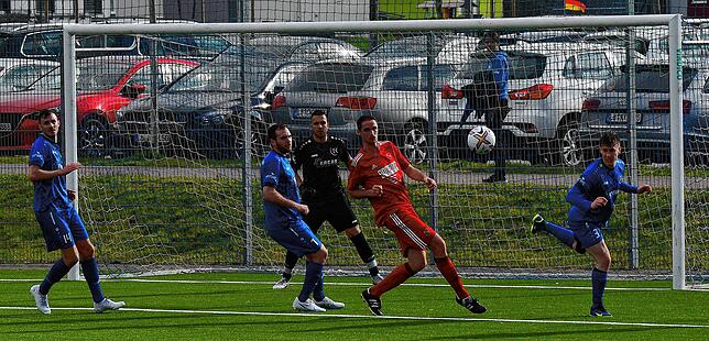 Bild 3: VfR Bad Bellingen beendet Negativserie mit 4:0 beim TuS Efringen-Kirchen &ndash; und wir haben Bilder!
